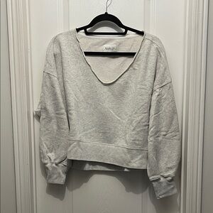 Abercrombie & Fitch Cropped V Neck Sweater